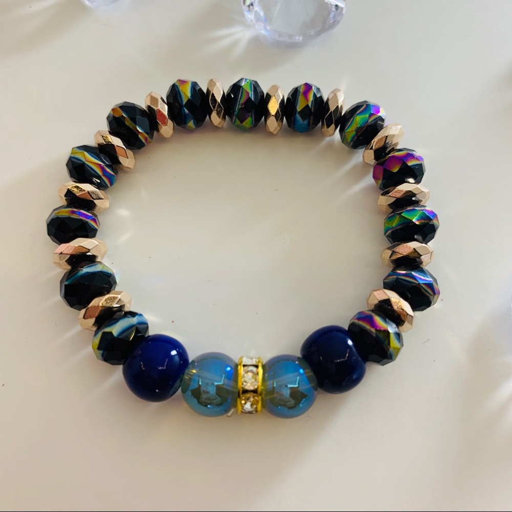 Glass Bead Bracelet 🎁 2 for $15🎄
